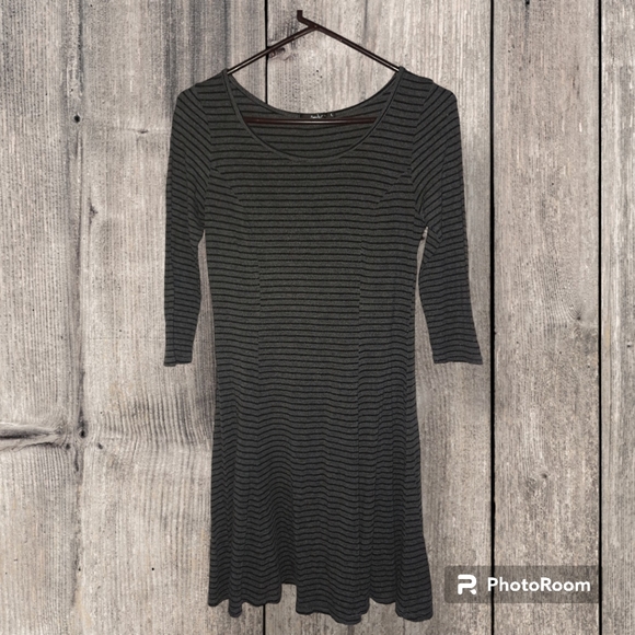 Womans Papaya Dress black and gray striped 3/4-sleeved - Picture 1 of 4